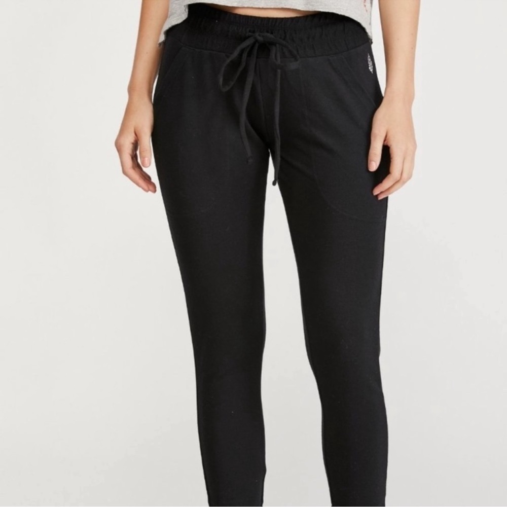 NWT Free People Movement Sunny
Skinny Sweatpants in Black - Picture 2 of 6